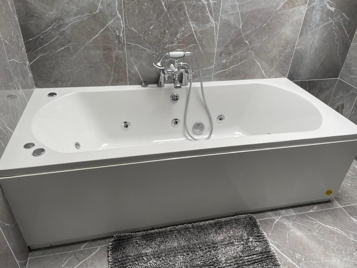 Lough Key Luxury Riverfront Apartment Cootehall Zewnętrze zdjęcie